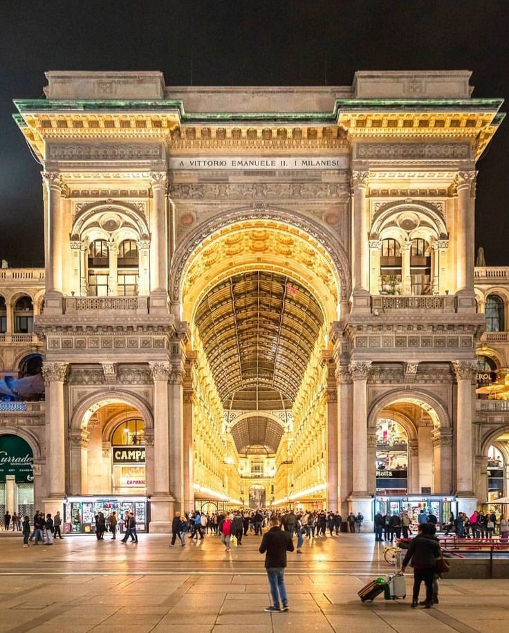 The Seven Stars Galleria – Milan, Ý
