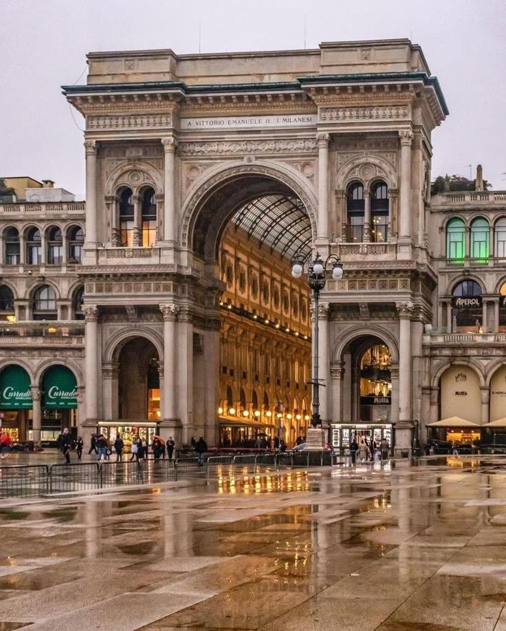 Kiến trúc khách sạn The Seven Stars Galleria – Milan, Ý